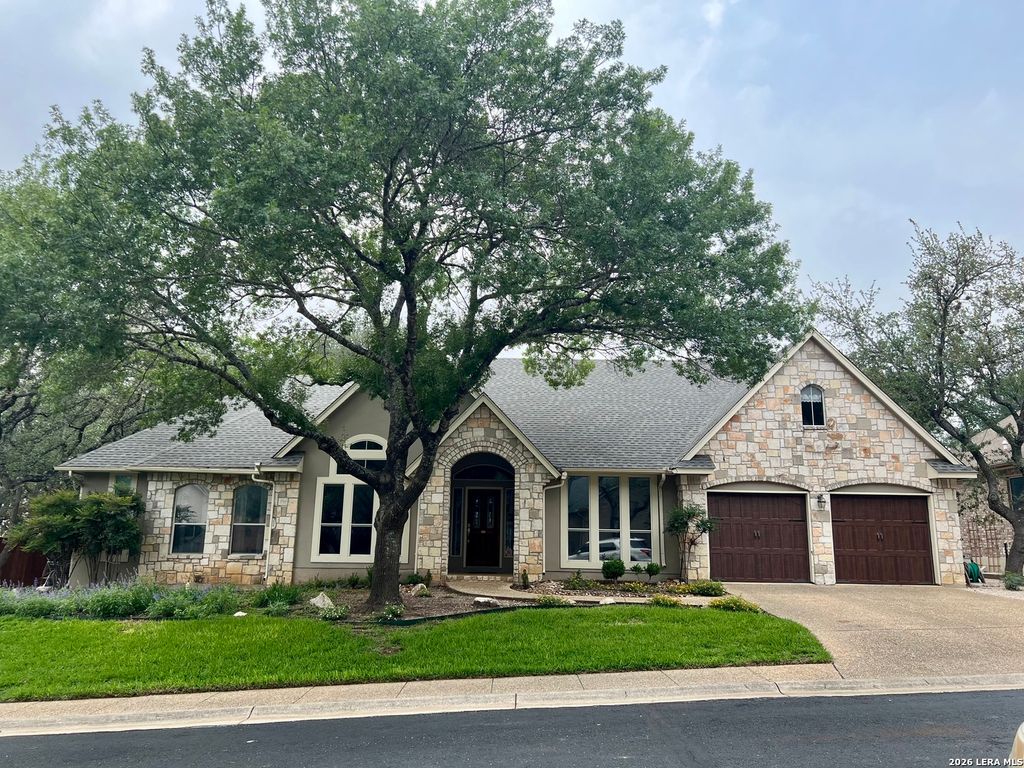 18211 CRYSTAL RIDGE DR, San Antonio, TX 78259