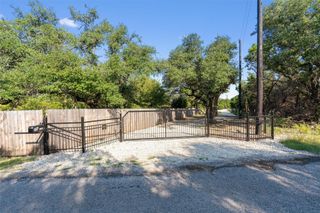 1040 County Road 323A, Liberty Hill, TX 78642