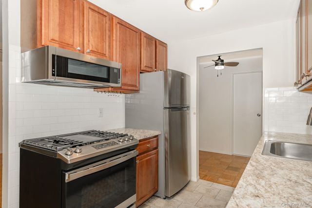 1233 Melville Road 60, East Farmingdale, NY 11753