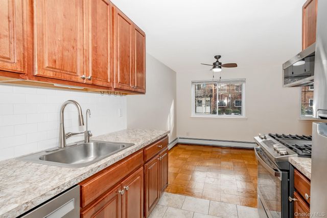 1233 Melville Road 60, East Farmingdale, NY 11753