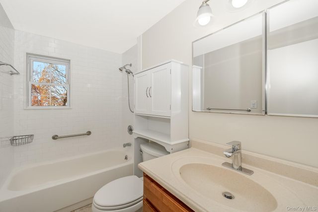 1233 Melville Road 60, East Farmingdale, NY 11753