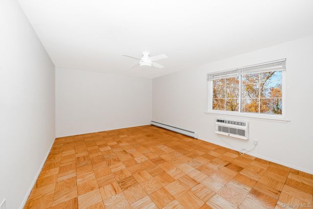 1233 Melville Road 60, East Farmingdale, NY 11753