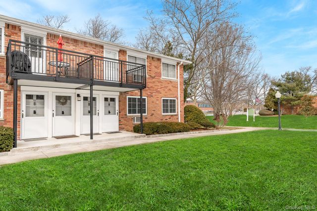 1233 Melville Road 60, East Farmingdale, NY 11753