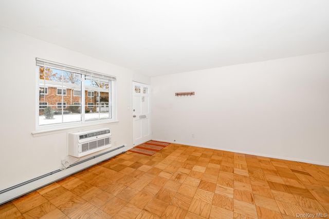 1233 Melville Road 60, East Farmingdale, NY 11753