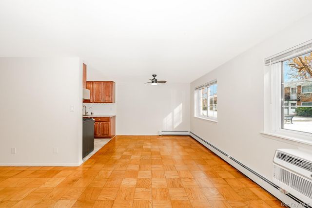 1233 Melville Road 60, East Farmingdale, NY 11753