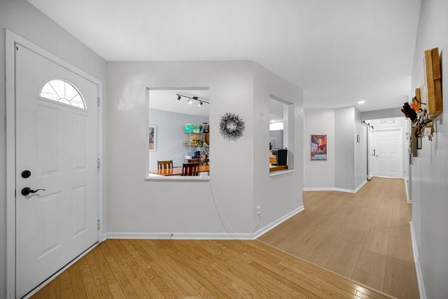 1205 W 84th Lane, Merrillville, IN 46410