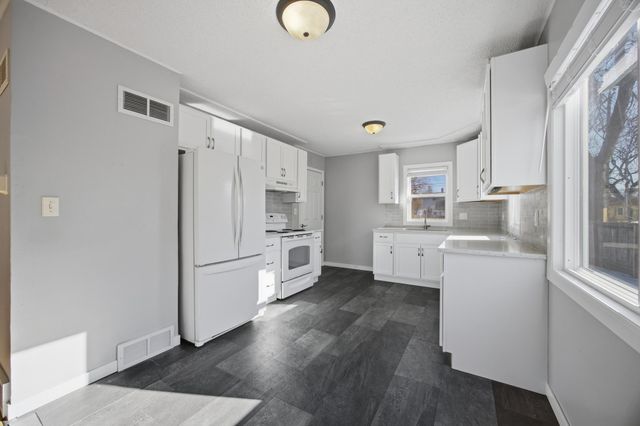 1451 12th Street N, Fargo, ND 58102