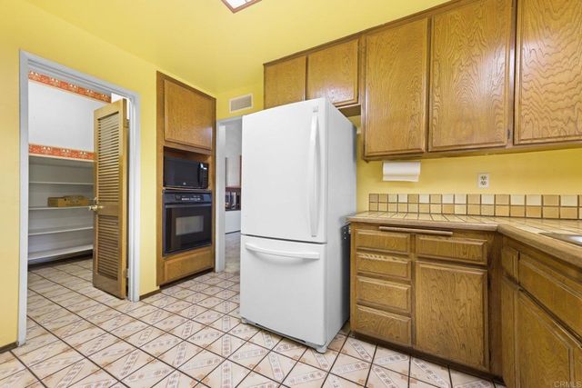 10527 Moorpark Street, Spring Valley, CA 91978