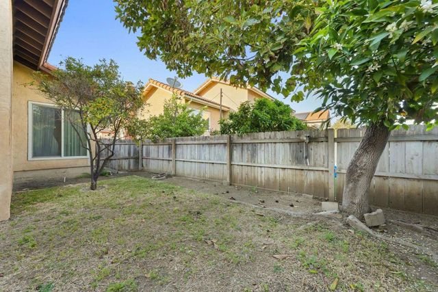 10527 Moorpark Street, Spring Valley, CA 91978