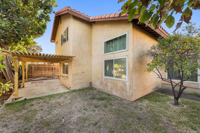 10527 Moorpark Street, Spring Valley, CA 91978