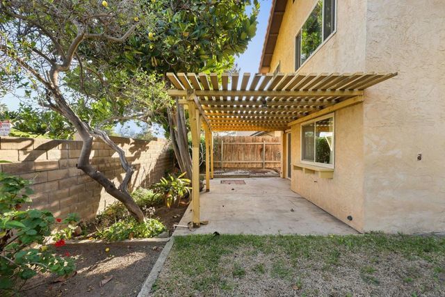 10527 Moorpark Street, Spring Valley, CA 91978