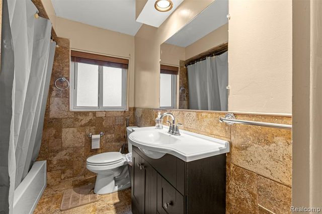 7351 N Gulley Road, Dearborn Heights, MI 48127