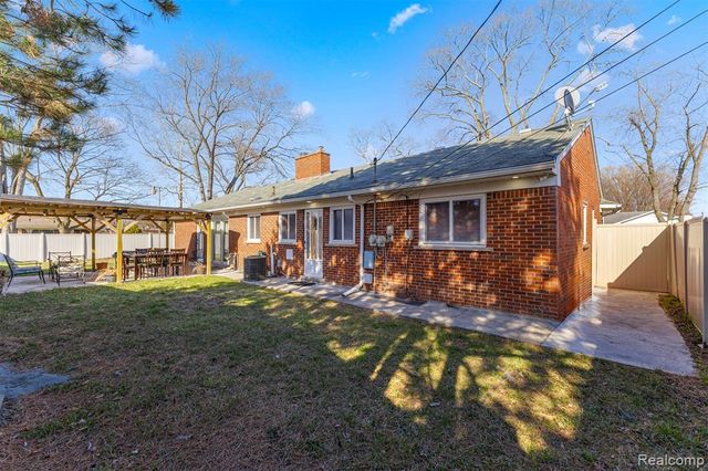 7351 N Gulley Road, Dearborn Heights, MI 48127