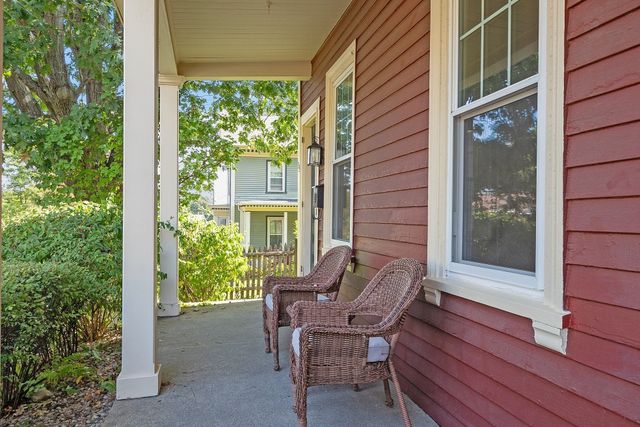 21-23 Summer Street 1, Melrose, MA 02176