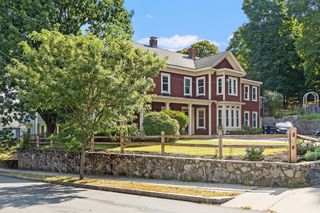 21-23 Summer Street 1, Melrose, MA 02176