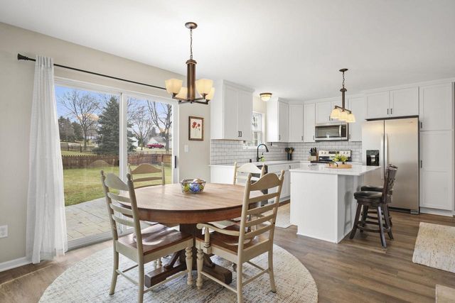 513 Bridlewood Lane, Watertown, WI 53094