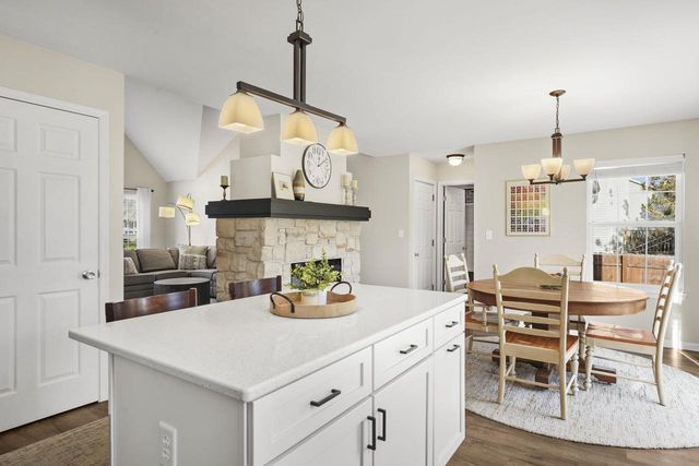 513 Bridlewood Lane, Watertown, WI 53094