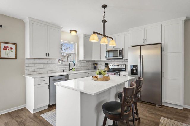 513 Bridlewood Lane, Watertown, WI 53094