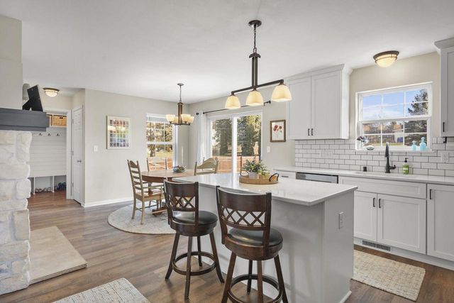 513 Bridlewood Lane, Watertown, WI 53094