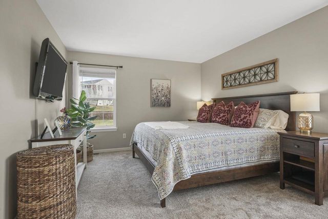 513 Bridlewood Lane, Watertown, WI 53094