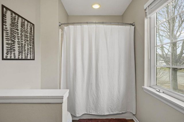 513 Bridlewood Lane, Watertown, WI 53094