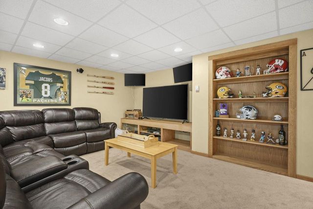 513 Bridlewood Lane, Watertown, WI 53094