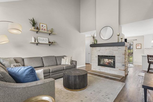 513 Bridlewood Lane, Watertown, WI 53094