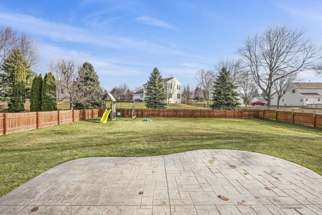 513 Bridlewood Lane, Watertown, WI 53094