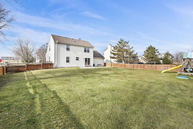 513 Bridlewood Lane, Watertown, WI 53094