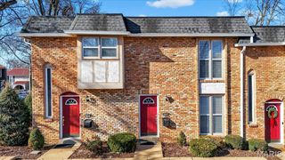 1105 Rue La Ville Walk 1105, Creve Coeur, MO 63141