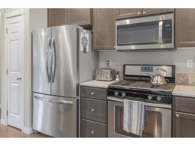 349 IRVING Rd, Eugene, OR 97404