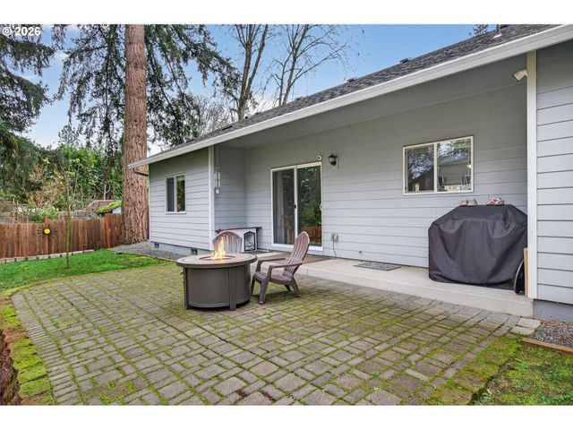349 IRVING Rd, Eugene, OR 97404
