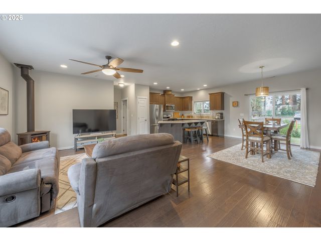 349 IRVING Rd, Eugene, OR 97404