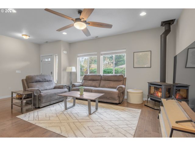 349 IRVING Rd, Eugene, OR 97404