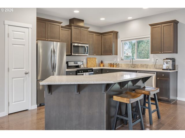 349 IRVING Rd, Eugene, OR 97404