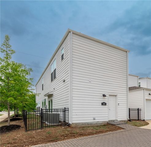 1005 S Hollywood Avenue, Fayetteville, AR 72701