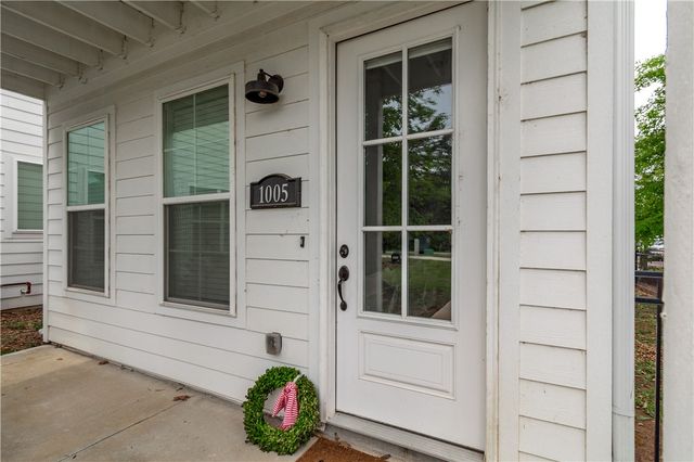 1005 S Hollywood Avenue, Fayetteville, AR 72701