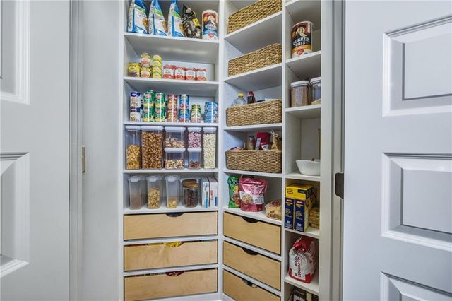 1426 Sutters Pond NW Drive, Kennesaw, GA 30152