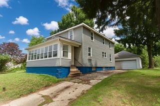 813 E Jefferson Avenue, La Porte, IN 46350