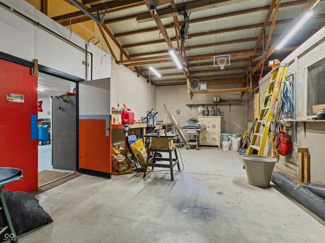 2637 W County Road 650 S, Clayton, IN 46118