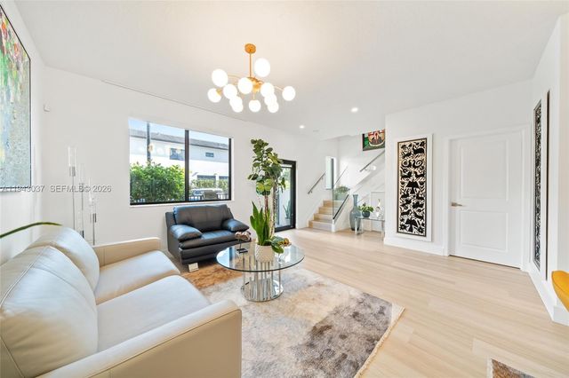 4648 NW 83rd Ave, Doral, FL 33166