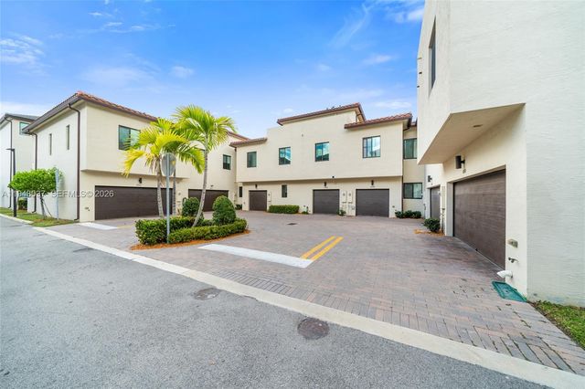 4648 NW 83rd Ave, Doral, FL 33166