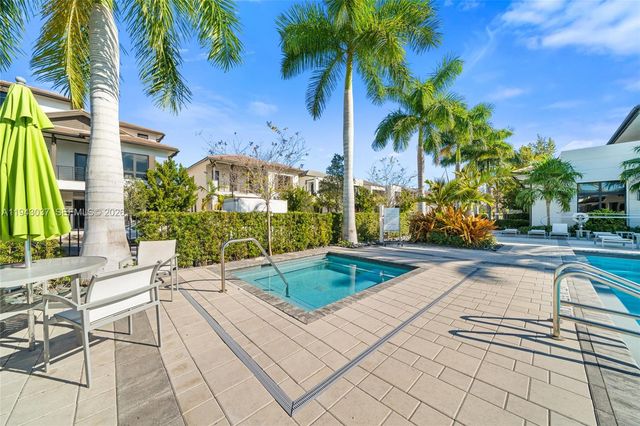 4648 NW 83rd Ave, Doral, FL 33166