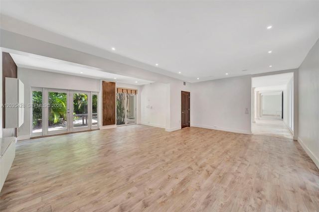 111 S Hibiscus Dr, Miami Beach, FL 33139