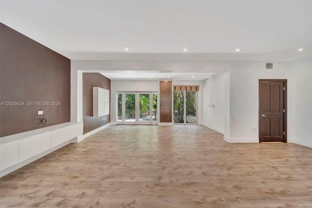 111 S Hibiscus Dr, Miami Beach, FL 33139