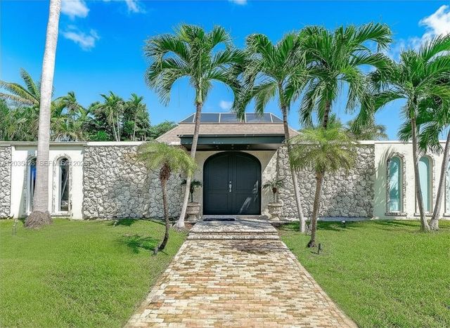 111 S Hibiscus Dr, Miami Beach, FL 33139