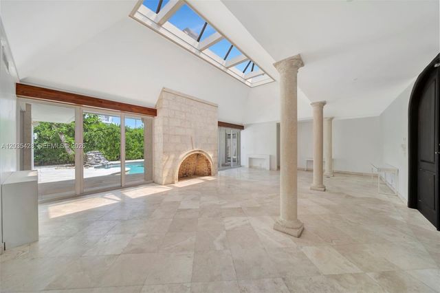 111 S Hibiscus Dr, Miami Beach, FL 33139