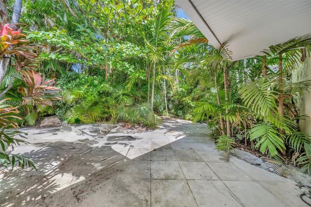 111 S Hibiscus Dr, Miami Beach, FL 33139