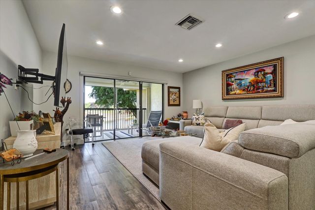 34 W Stratford Ln Lane W D, Boynton Beach, FL 33436