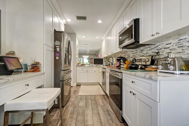 34 W Stratford Ln Lane W D, Boynton Beach, FL 33436